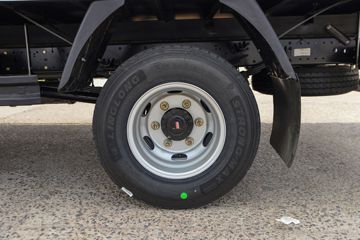 ����HOWO�Ῠ����H3 2.4L���� 165���� 8�� 4.15�׵�����ʽ�ῨͼƬ