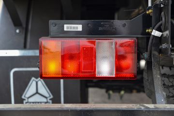 ����HOWO�Ῠ����H3 2.4L���� 165���� 8�� 4.15�׵�����ʽ�ῨͼƬ