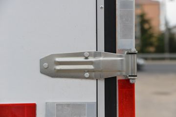 ����HOWO�Ῠ����H3 2.4L���� 165���� 8�� 4.15�׵�����ʽ�ῨͼƬ