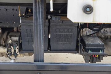 ����HOWO ����M3 2.3L���� 140���� 8�� 4.15�׵��Ų�դʽ�ῨͼƬ