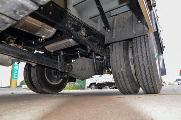 ����HOWO ����M3 2.3L���� 140���� 8�� 4.15�׵��Ų�դʽ�ῨͼƬ