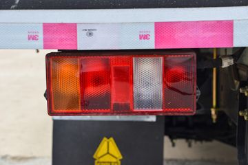 ����HOWO ����M3 2.3L���� 140���� 8�� 4.15�׵��Ų�դʽ�ῨͼƬ