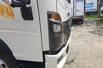 ����HOWO�Ῠͳ˧ 140���� 4X2  LNG 8�� 4.08����س�ͼƬ