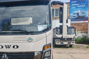 ����HOWO�Ῠͳ˧ 140���� 4X2  LNG 8�� 4.08����س�ͼƬ