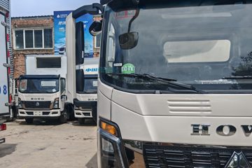 ����HOWO�Ῠͳ˧ 140���� 4X2  LNG 8�� 4.08����س�ͼƬ