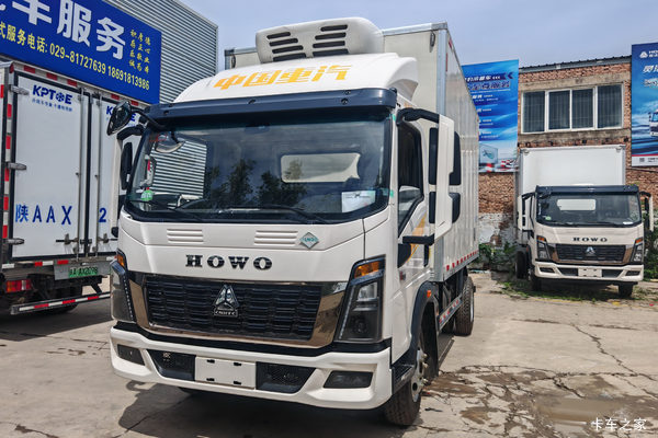 重汽HOWO轻卡统帅 140马力 4X2  LNG 8档 4.08米冷藏车