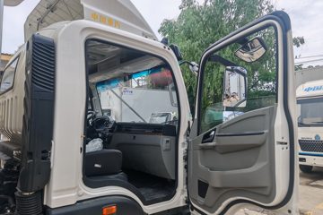 ����HOWO�Ῠͳ˧ 140���� 4X2  LNG 8�� 4.08����س�ͼƬ