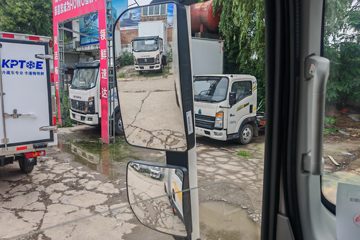 ����HOWO�Ῠͳ˧ 140���� 4X2  LNG 8�� 4.08����س�ͼƬ