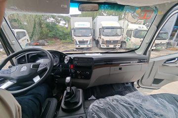 ����HOWO�Ῠͳ˧ 140���� 4X2  LNG 8�� 4.08����س�ͼƬ
