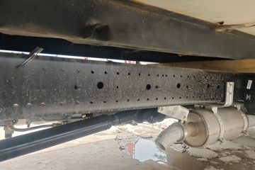 ����HOWO�Ῠͳ˧ 140���� 4X2  LNG 8�� 4.08����س�ͼƬ