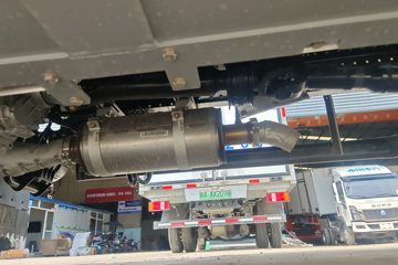 ����HOWO�Ῠͳ˧ 140���� 4X2  LNG 8�� 4.08����س�ͼƬ