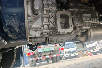 ����HOWO�Ῠͳ˧ 140���� 4X2  LNG 8�� 4.08����س�ͼƬ