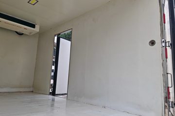 ����HOWO�Ῠͳ˧ 140���� 4X2  LNG 8�� 4.08����س�ͼƬ