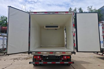 ����HOWO�Ῠͳ˧ 140���� 4X2  LNG 8�� 4.08����س�ͼƬ