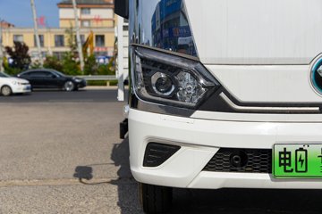 �����������EM 3.94���Ű봿�綯����΢�� ��γ81.59kWhͼƬ