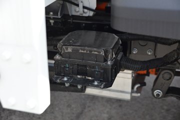 �����������EM 3.94���Ű봿�綯����΢�� ��γ81.59kWhͼƬ