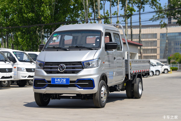 东风小霸王W08 1.6L汽油 123马力 蒙沃5档 2.7米双排栏板微卡