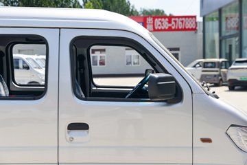 ����С����W08 ������ 1.6L���� 123���� ����5�� ��̥ 2.5��˫������΢��ͼƬ