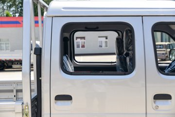 ����С����W08 ������ 1.6L���� 123���� ����5�� ��̥ 2.5��˫������΢��ͼƬ