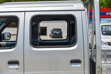 ����С����W08 ������ 1.6L���� 123���� ����5�� ��̥ 2.5��˫������΢��ͼƬ