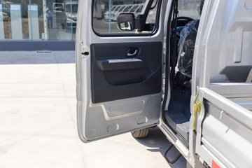 ����С����W08 ������ 1.6L���� 123���� ����5�� ��̥ 2.5��˫������΢��ͼƬ