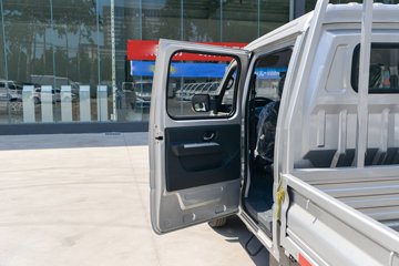 ����С����W08 ������ 1.6L���� 123���� ����5�� ��̥ 2.5��˫������΢��ͼƬ