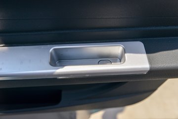 ����С����W08 ������ 1.6L���� 123���� ����5�� ��̥ 2.5��˫������΢��ͼƬ