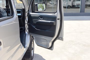 ����С����W08 ������ 1.6L���� 123���� ����5�� ��̥ 2.5��˫������΢��ͼƬ