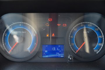 ����С����W08 ������ 1.6L���� 123���� ����5�� ��̥ 2.5��˫������΢��ͼƬ