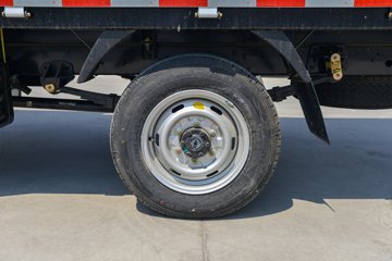 ����С����W08 ������ 1.6L���� 123���� ����5�� ��̥ 2.5��˫������΢��ͼƬ