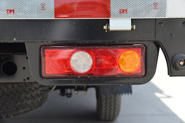 ����С����W08 ������ 1.6L���� 123���� ����5�� ��̥ 2.5��˫������΢��ͼƬ