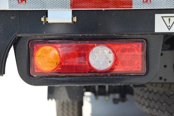����С����W08 ������ 1.6L���� 123���� ����5�� ��̥ 2.5��˫������΢��ͼƬ
