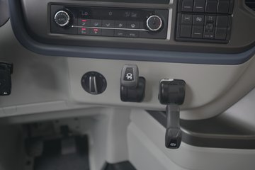 �ൺ���JH6 6X4 ���綯ǣ���� ��γ447.39kWhͼƬ
