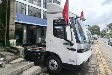������弫��궥 4.2�׵��Ŵ��綯��ʽ�Ῠ ����ʱ��100kWhͼƬ