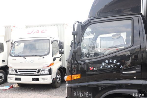 江淮 骏铃V5 160马力 4.22米单排栏板轻卡 江淮 骏铃V5 160马力 4.22米单排栏板轻卡