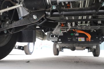 ����翨 2.5T 3.015�׵��Ŵ��綯����΢��41.6kWhͼƬ