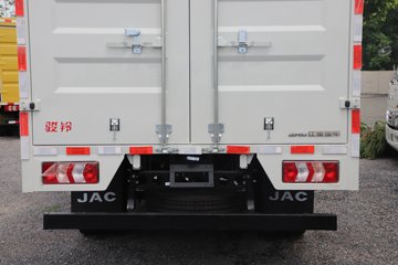 ��������A6 2.5L���� 152���� ����6�� 4.15�׵�����ʽ�ῨͼƬ