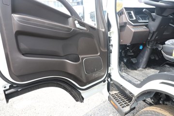 ��������A6 2.5L���� 152���� 6�� 3.85���Ű������ῨͼƬ