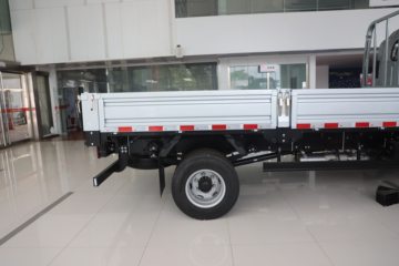 ����˧��S9 ȫ�ܰ�PLUS 2.5L���� 170���� ��ʿ��8�� 4.18�׵��������ῨͼƬ
