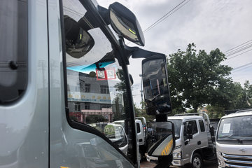 ����HOWOͳ˧ 2.4L���� 165���� ��ʿ��8�� 3.85���Ű��դʽ�ῨͼƬ