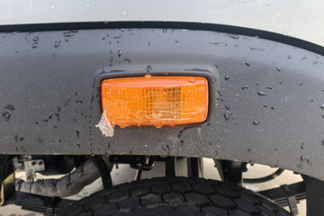 ����HOWOͳ˧ 2.4L���� 165���� ��ʿ��8�� 3.85���Ű��դʽ�ῨͼƬ