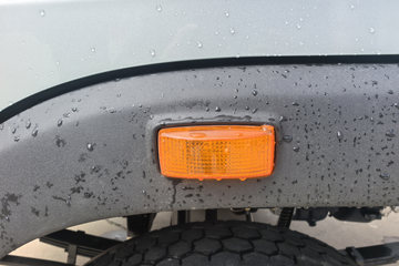 ����HOWOͳ˧ 2.4L���� 165���� ��ʿ��8�� 3.85���Ű��դʽ�ῨͼƬ