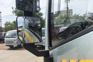 ����HOWOͳ˧ 2.4L���� 165���� ��ʿ��8�� 3.85���Ű��դʽ�ῨͼƬ