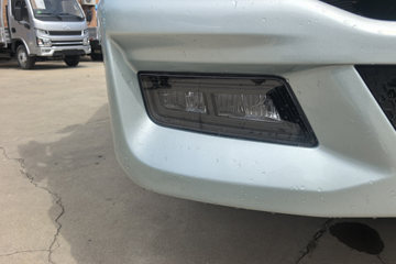 ����HOWOͳ˧ 2.4L���� 165���� ��ʿ��8�� 3.85���Ű��դʽ�ῨͼƬ