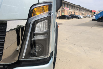 ����HOWOͳ˧ 2.4L���� 165���� ��ʿ��8�� 3.85���Ű��դʽ�ῨͼƬ