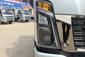 ����HOWOͳ˧ 2.4L���� 165���� ��ʿ��8�� 3.85���Ű��դʽ�ῨͼƬ