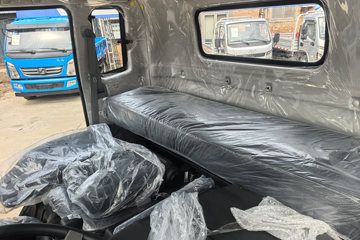 ����HOWOͳ˧ 2.4L���� 165���� ��ʿ��8�� 3.85���Ű��դʽ�ῨͼƬ