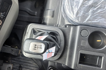 ����HOWOͳ˧ 2.4L���� 165���� ��ʿ��8�� 3.85���Ű��դʽ�ῨͼƬ