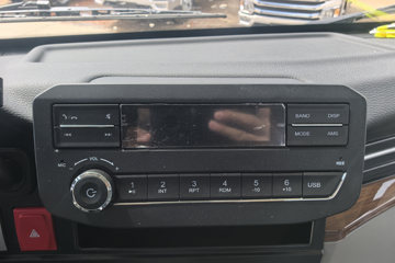����HOWOͳ˧ 2.4L���� 165���� ��ʿ��8�� 3.85���Ű��դʽ�ῨͼƬ