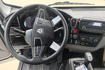 ����HOWOͳ˧ 2.4L���� 165���� ��ʿ��8�� 3.85���Ű��դʽ�ῨͼƬ